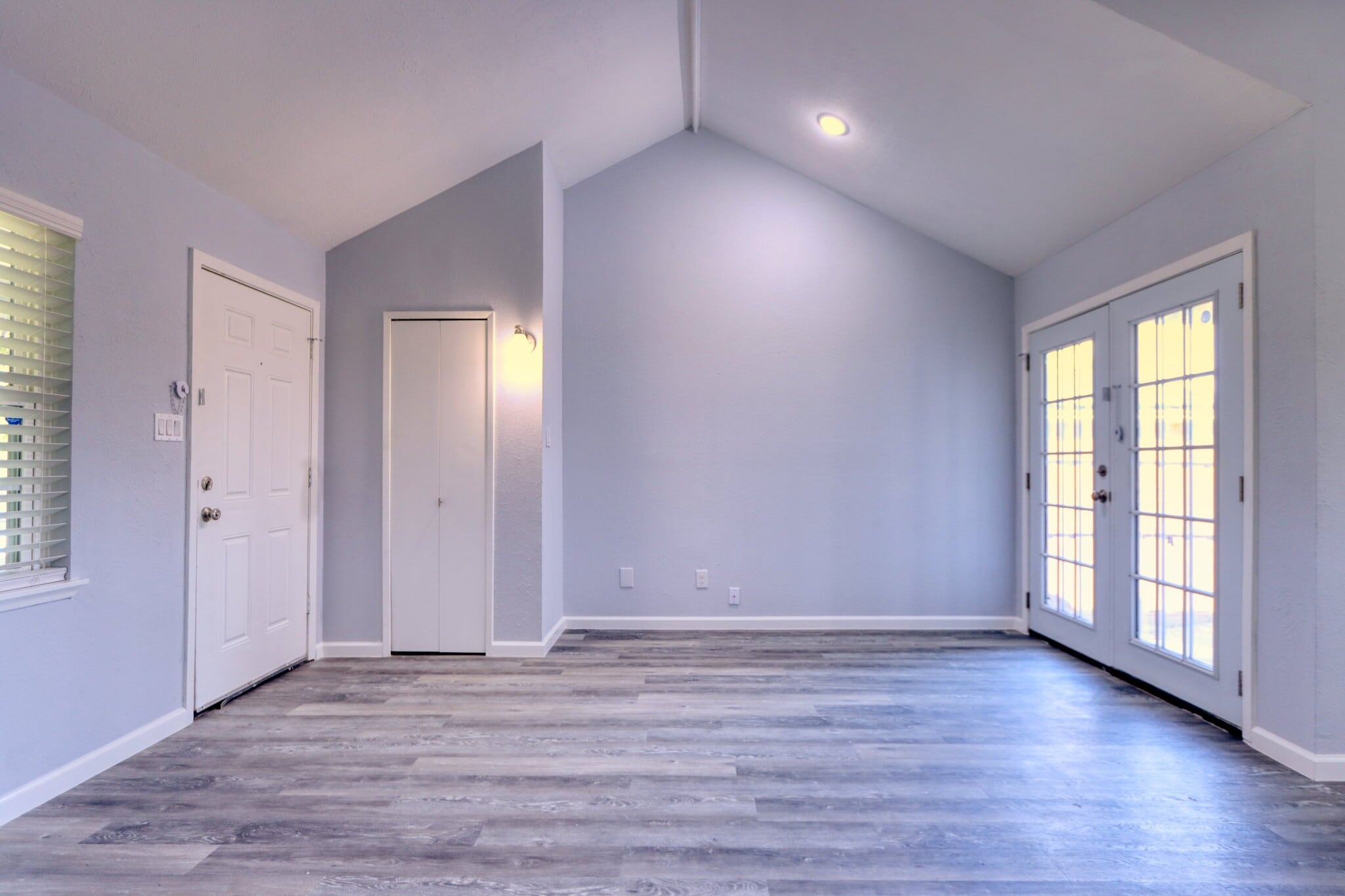 Building Photo - 6028 Dooley Dr