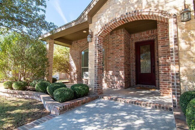 Building Photo - 5914 Llano Ct