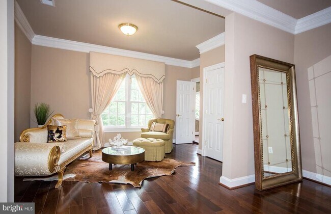 Building Photo - 6125 Old Dominion Dr