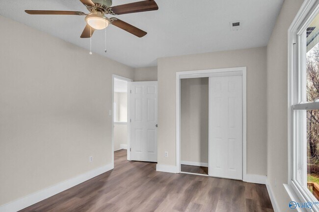 Building Photo - 213 Rebecca Pines Dr