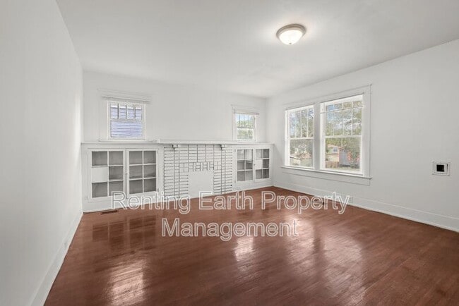 Building Photo - 1136 15th St SW