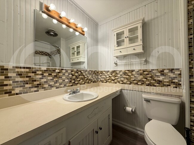 Building Photo - 362 S Shore Pl