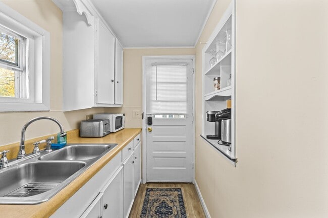 Building Photo - 9 Lafountain St