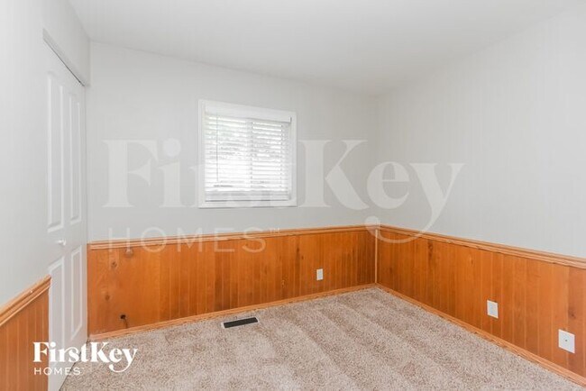 Building Photo - 1281 Tree Top Ln