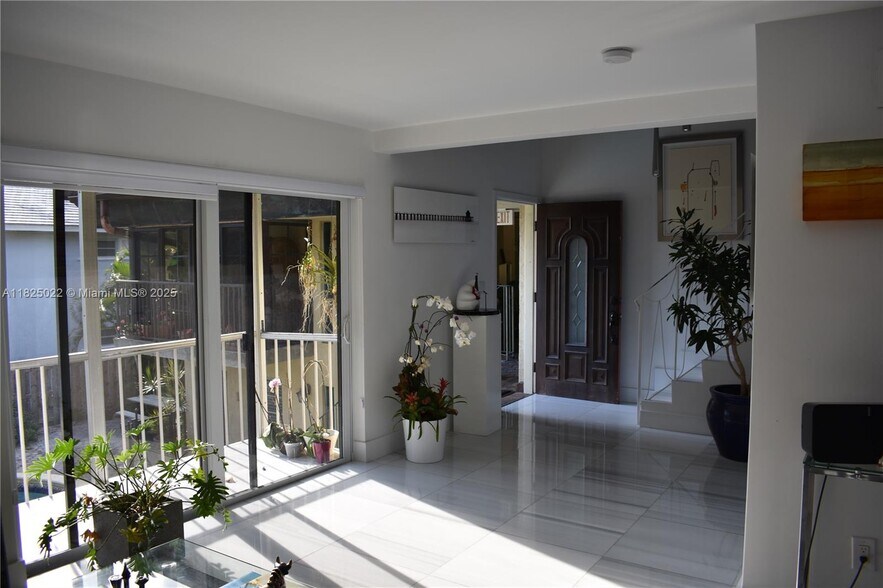 Primary Photo - 230 Sunrise Dr