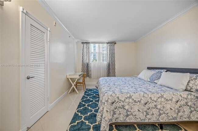 Building Photo - 3001 S Ocean Dr
