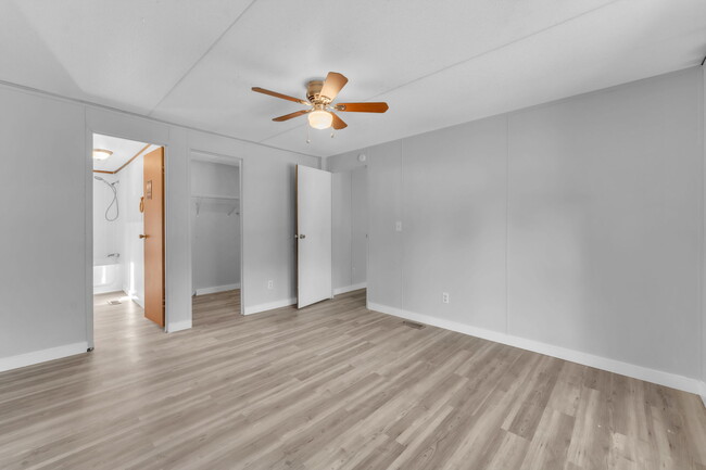 Building Photo - 92 Dryden Ave