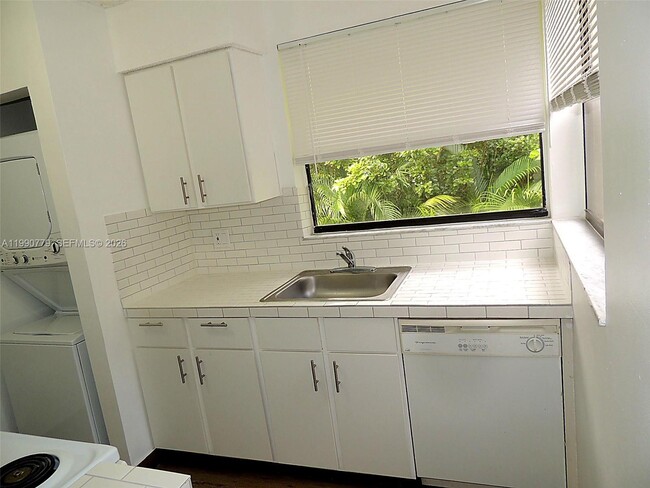 Building Photo - 1150 N Liberty Ave