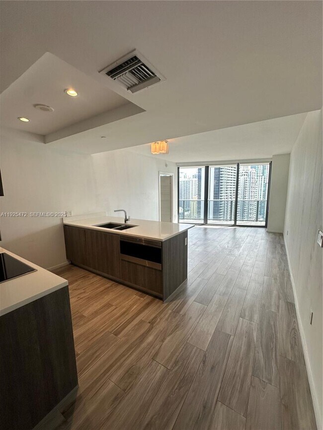 Building Photo - 801 S Miami Ave