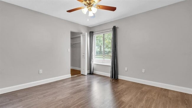 Building Photo - 2568 Pine Ridge Way S