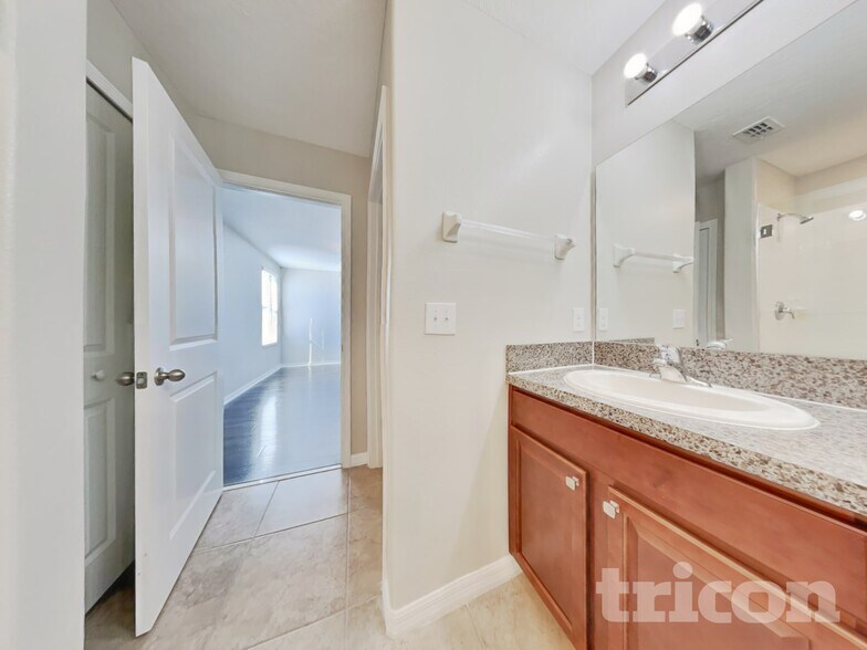 Building Photo - 7117 Ozello Trail Ave