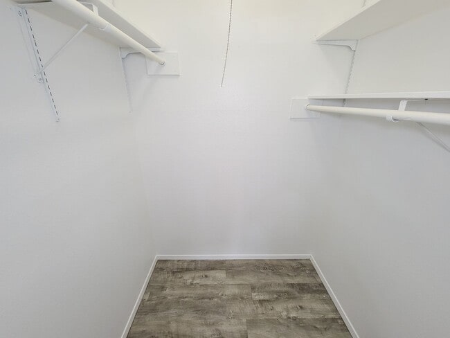 Building Photo - Spacious one of a kind 2 bedroom 2 bath condo in excellent condition. Entire condo has been paint...