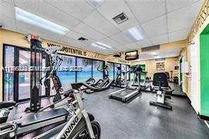 Building Photo - 3401 N Country Club Dr