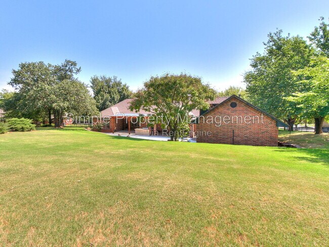 Building Photo - 10709 Green Valley Rd