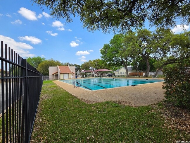 Building Photo - 13039 Chimney Oak Dr
