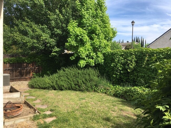 Building Photo - Lease Take Over available  - 3-bed 2-bath