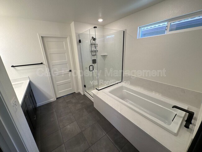 Building Photo - 10834 Albano Ln