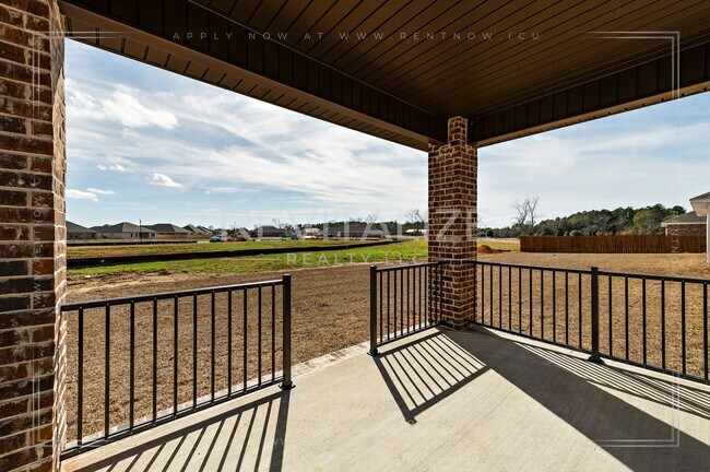 Building Photo - Brand-New 5BR Fairhope Home on Corner Lot with Garage