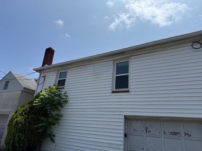 Primary Photo - 111 E Factory St
