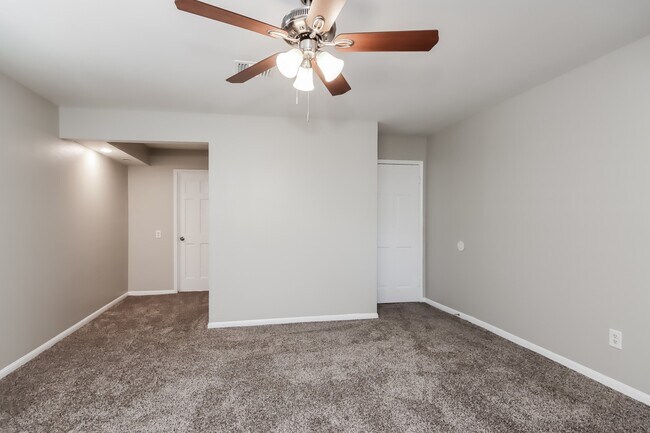Building Photo - 1702 Corral Dr