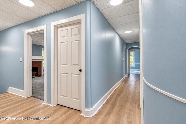Building Photo - 1638 Sanderson Ave