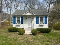 Building Photo - 407 Forest Rd W