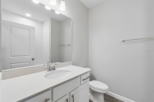 Building Photo - 510 Lady Palm St