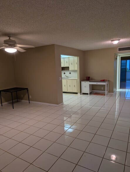 Building Photo - 839 Normandy R