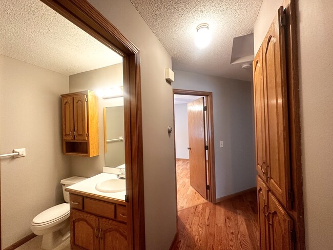 Building Photo - 9403 Lakeside Trl