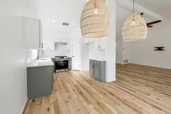 Building Photo - 1205 Rambling Trail