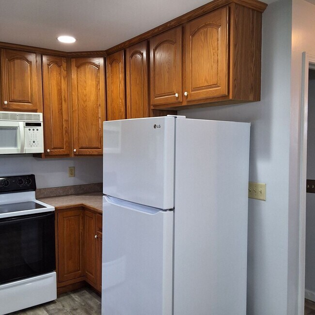 Building Photo - 2911 Miamiview Ct