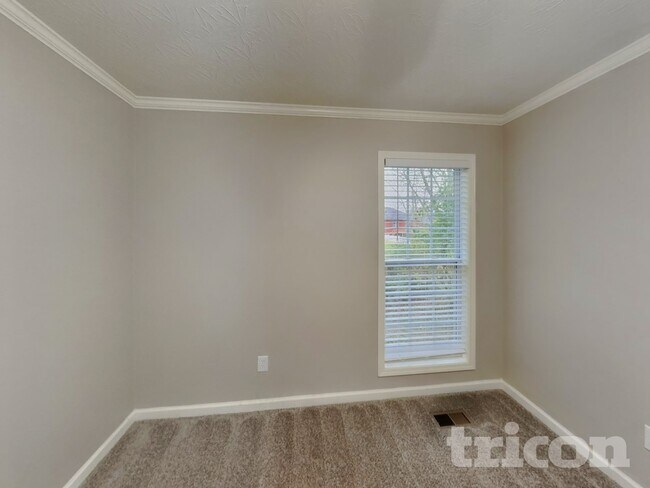 Building Photo - 146 Abbey Rd