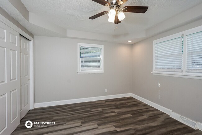 Building Photo - 1712 Star Rest Dr