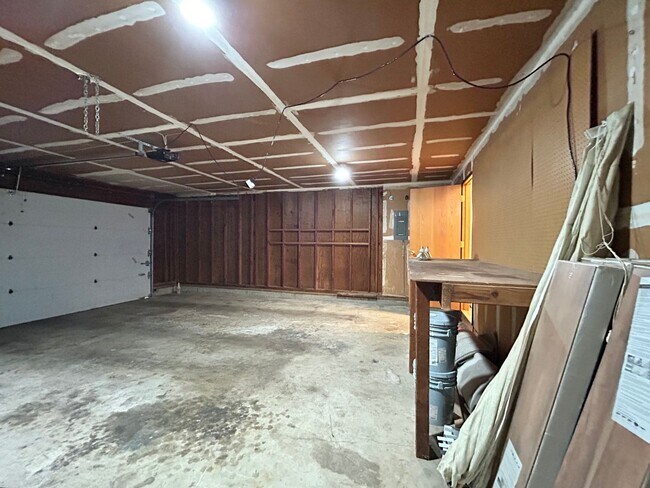 Building Photo - One Of The Top Rated Gems Of 2026: Serene 3 Bed + Bonus Room, 2.5 Bath Spacious House!