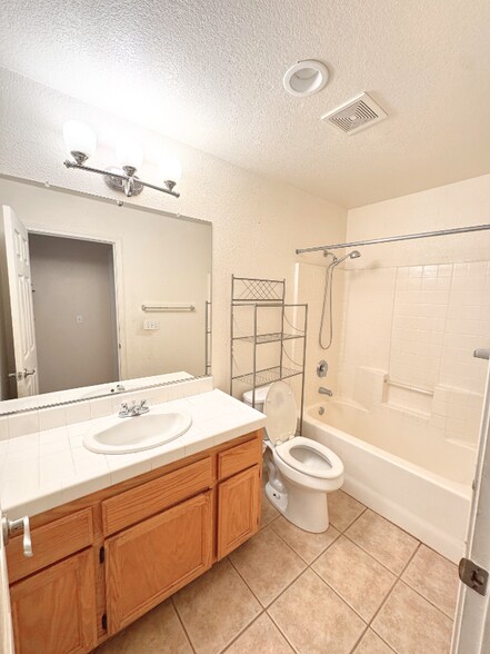 Building Photo - 5206 Fawn Hollow Way