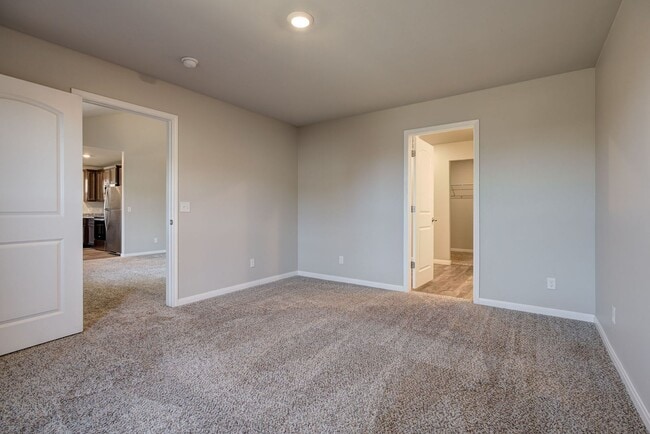 Building Photo - $500 Off the First Full Months Rent!!