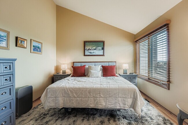 Building Photo - 776 Chimney Creek Dr