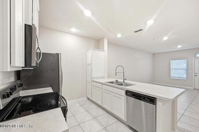 Building Photo - 86768 Mainline Rd