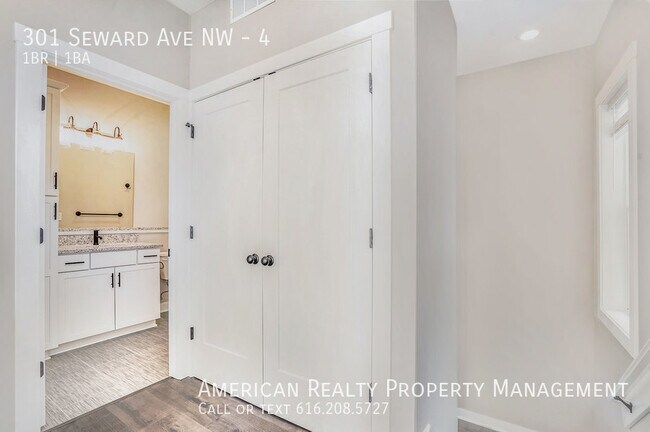 Building Photo - 301 Seward Ave NW