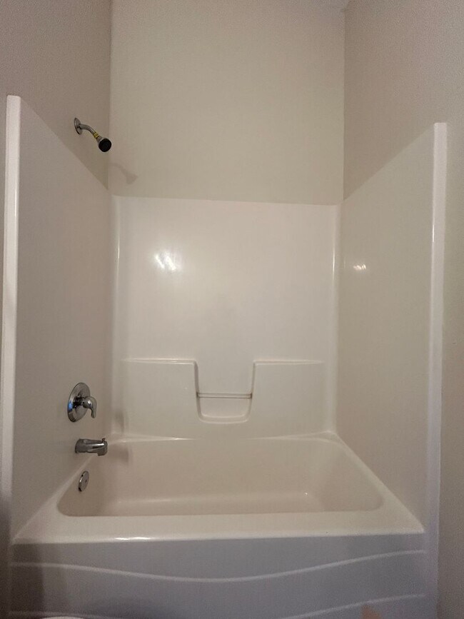 Building Photo - 2 Bedroom plus a DEN 2 Bath 1 Car Garage Duplex Cape Coral