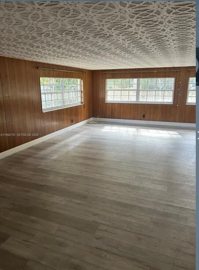 Building Photo - 14365 NW 15th Dr