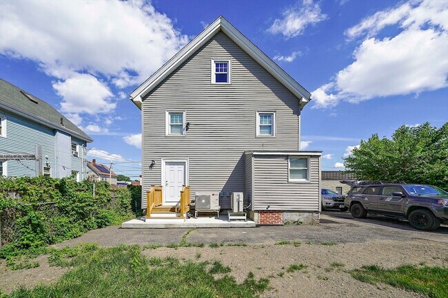 Building Photo - 57 Orchardfield St