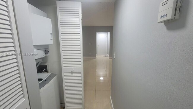 Building Photo - 8520 SW 149th Ave