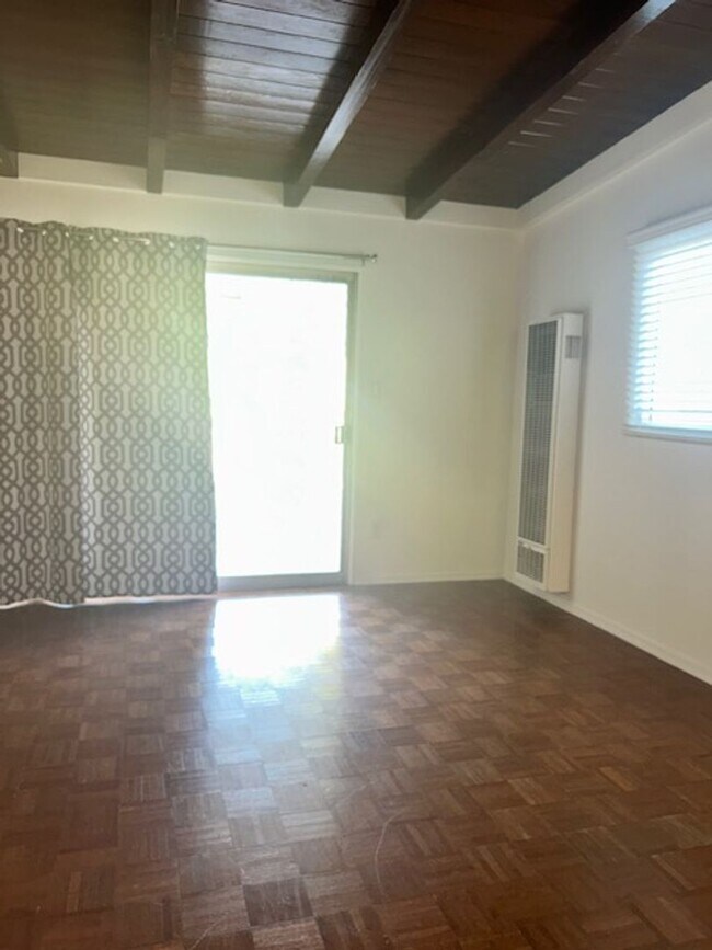 Building Photo - Beautiful Spacious 2Bd/2Bth with Bonus Family Room