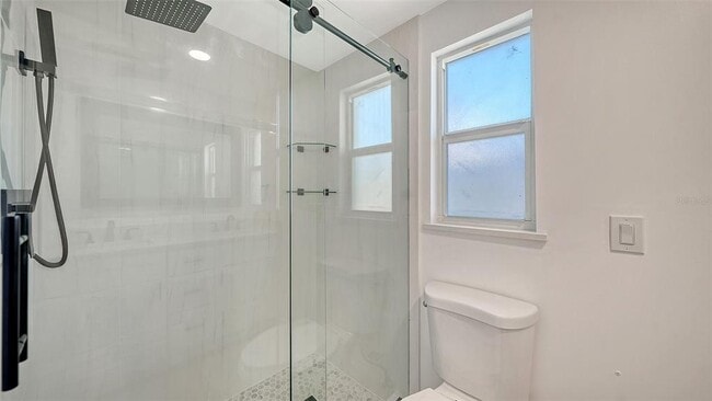 Building Photo - 909 Spanish Dr N