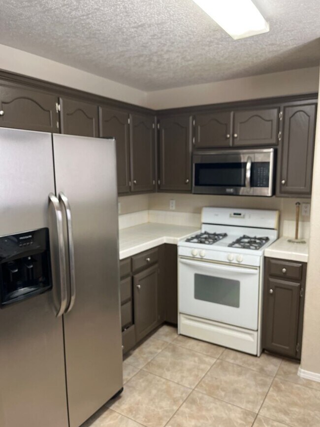 Building Photo - Corrales Heights Rental