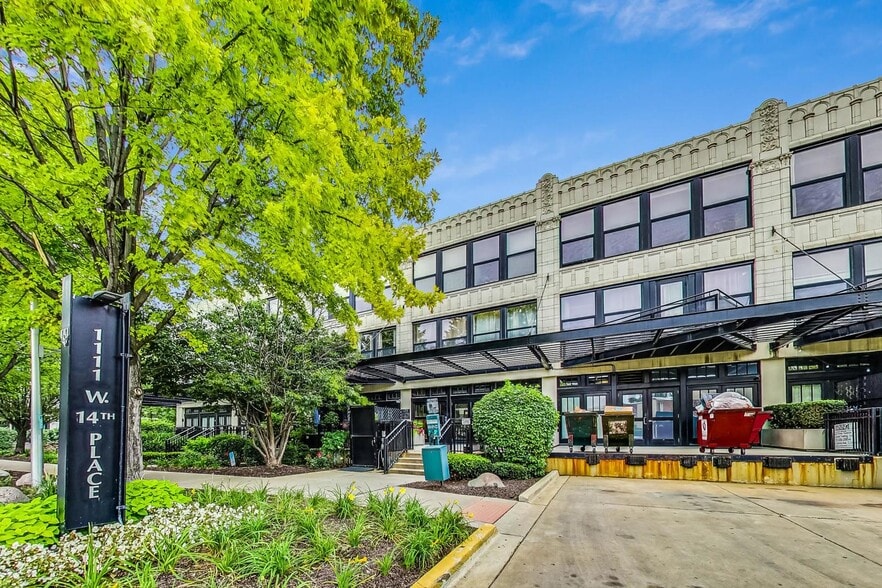 Building Photo - 1111 W 14th Plz