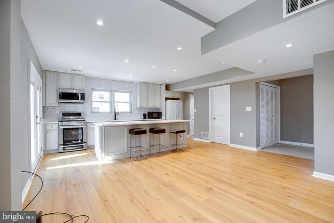 Building Photo - 3923 Forest Grove Dr