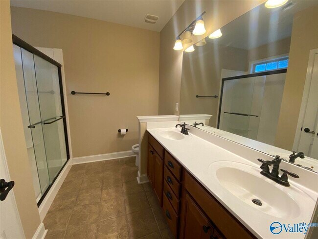 Building Photo - 105 Riparian Ct