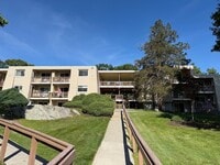 Building Photo - 506 Fox Run Ln